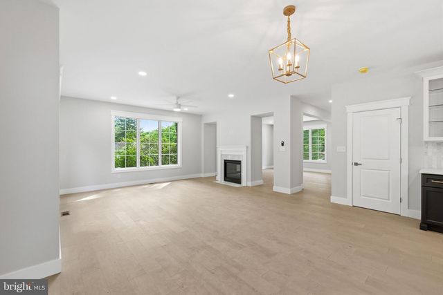 77 SPRING RD, Malvern, PA 19355