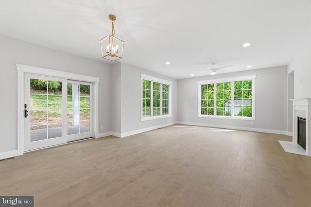 77 SPRING RD, Malvern, PA 19355