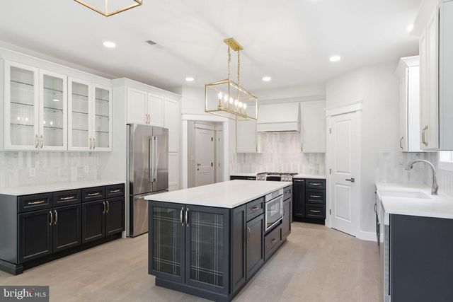 77 SPRING RD, Malvern, PA 19355