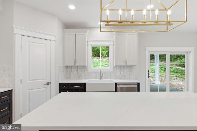 77 SPRING RD, Malvern, PA 19355