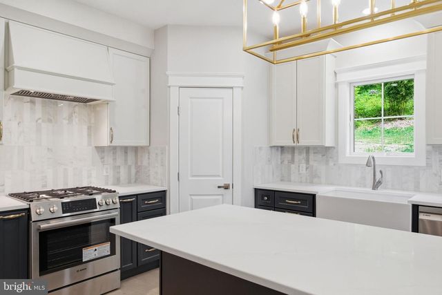 77 SPRING RD, Malvern, PA 19355