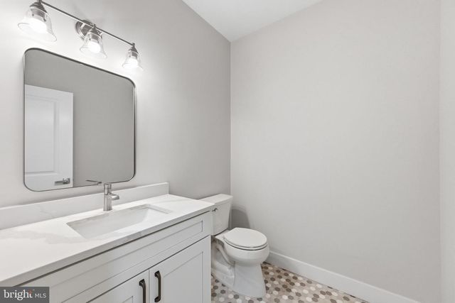 77 SPRING RD, Malvern, PA 19355