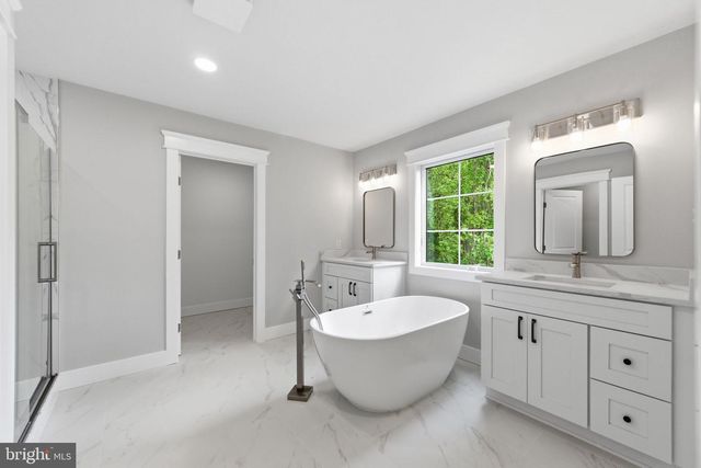 77 SPRING RD, Malvern, PA 19355