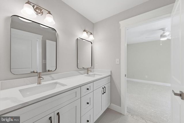 77 SPRING RD, Malvern, PA 19355