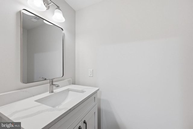 77 SPRING RD, Malvern, PA 19355