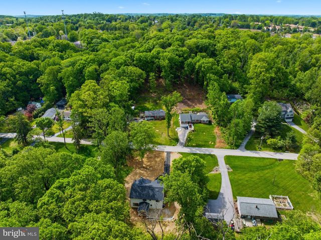 77 SPRING RD, Malvern, PA 19355