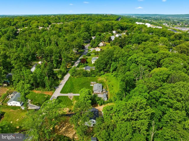 77 SPRING RD, Malvern, PA 19355