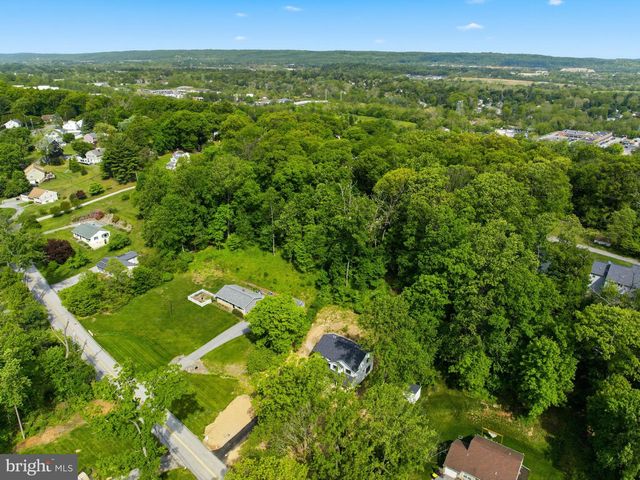 77 SPRING RD, Malvern, PA 19355