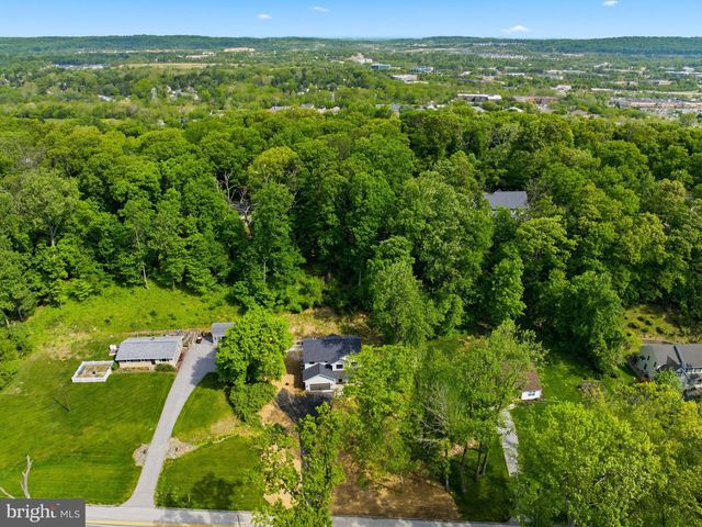 77 SPRING RD, Malvern, PA 19355
