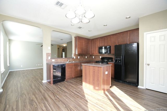 745 HOLLOW RDG, Schertz, TX 78108