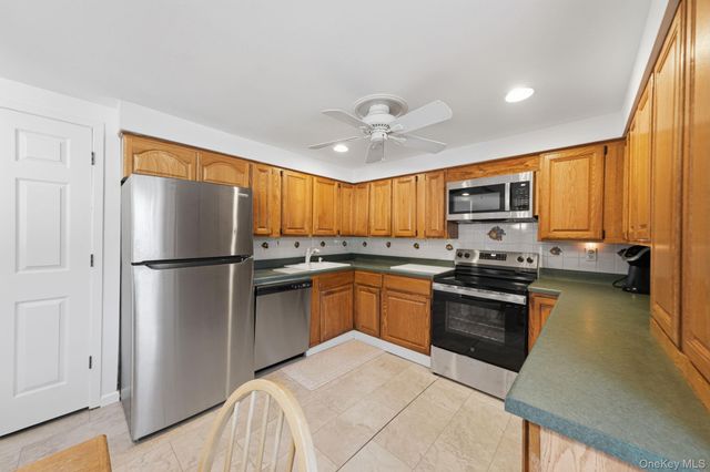 454 Hawkins Road, Selden, NY 11784