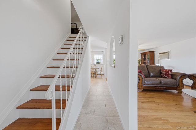 454 Hawkins Road, Selden, NY 11784