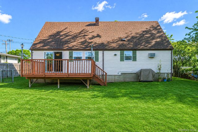 454 Hawkins Road, Selden, NY 11784