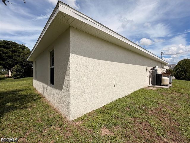 316 NW 18th AVE, Cape Coral, FL 33993