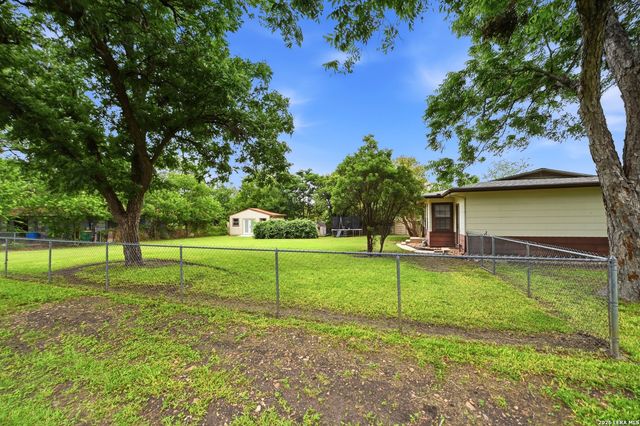 301 Avenue A, Converse, TX 78109