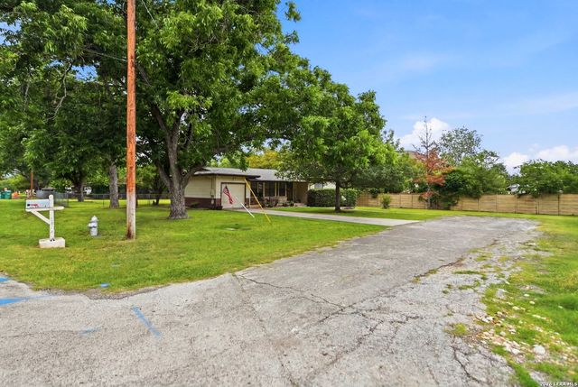 301 Avenue A, Converse, TX 78109