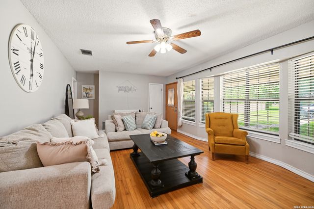 301 Avenue A, Converse, TX 78109