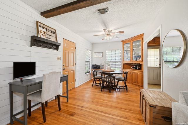 301 Avenue A, Converse, TX 78109