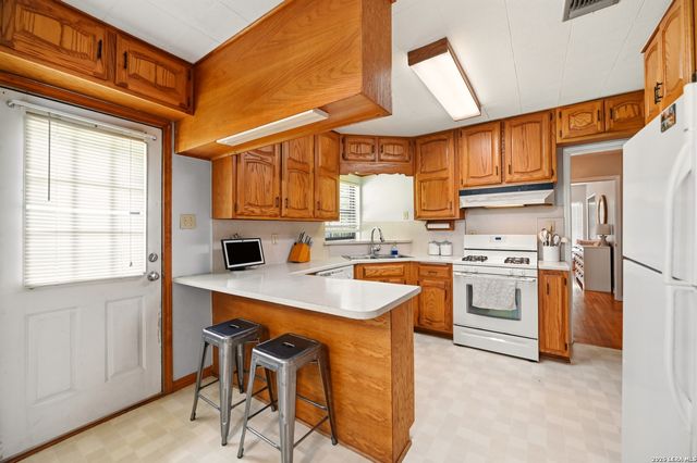301 Avenue A, Converse, TX 78109