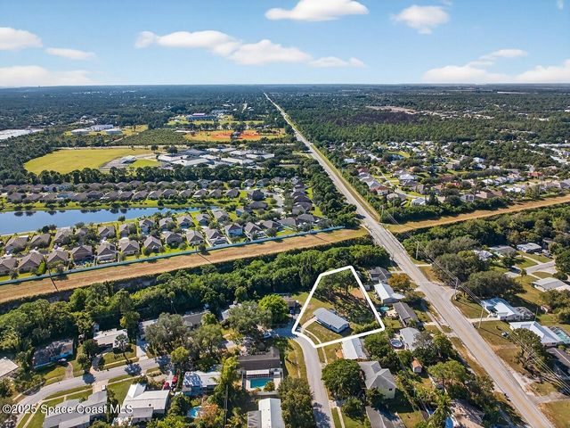 56 1st Court SW, Vero Beach, FL 32962