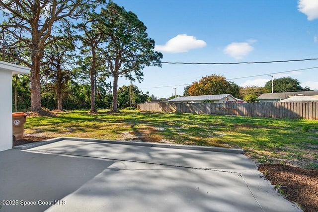 56 1st Court SW, Vero Beach, FL 32962