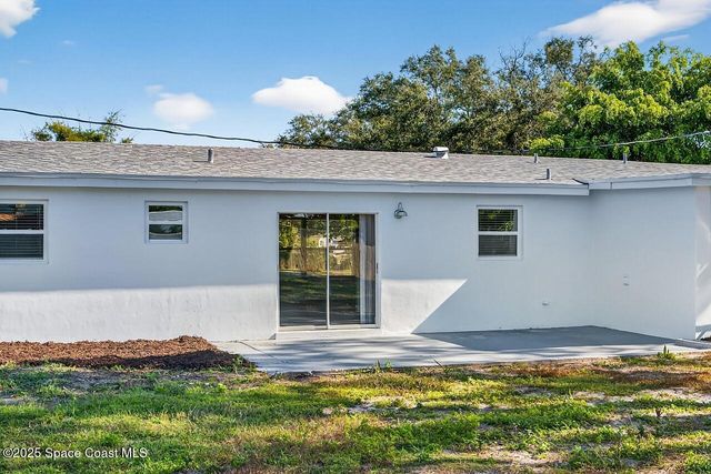 56 1st Court SW, Vero Beach, FL 32962