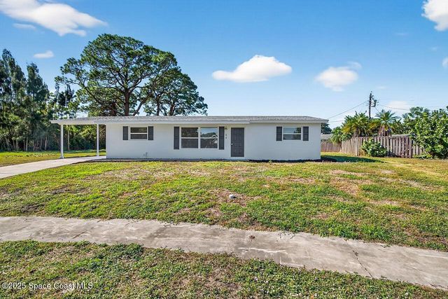 56 1st Court SW, Vero Beach, FL 32962