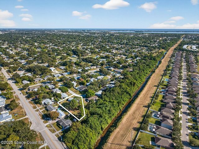 56 1st Court SW, Vero Beach, FL 32962