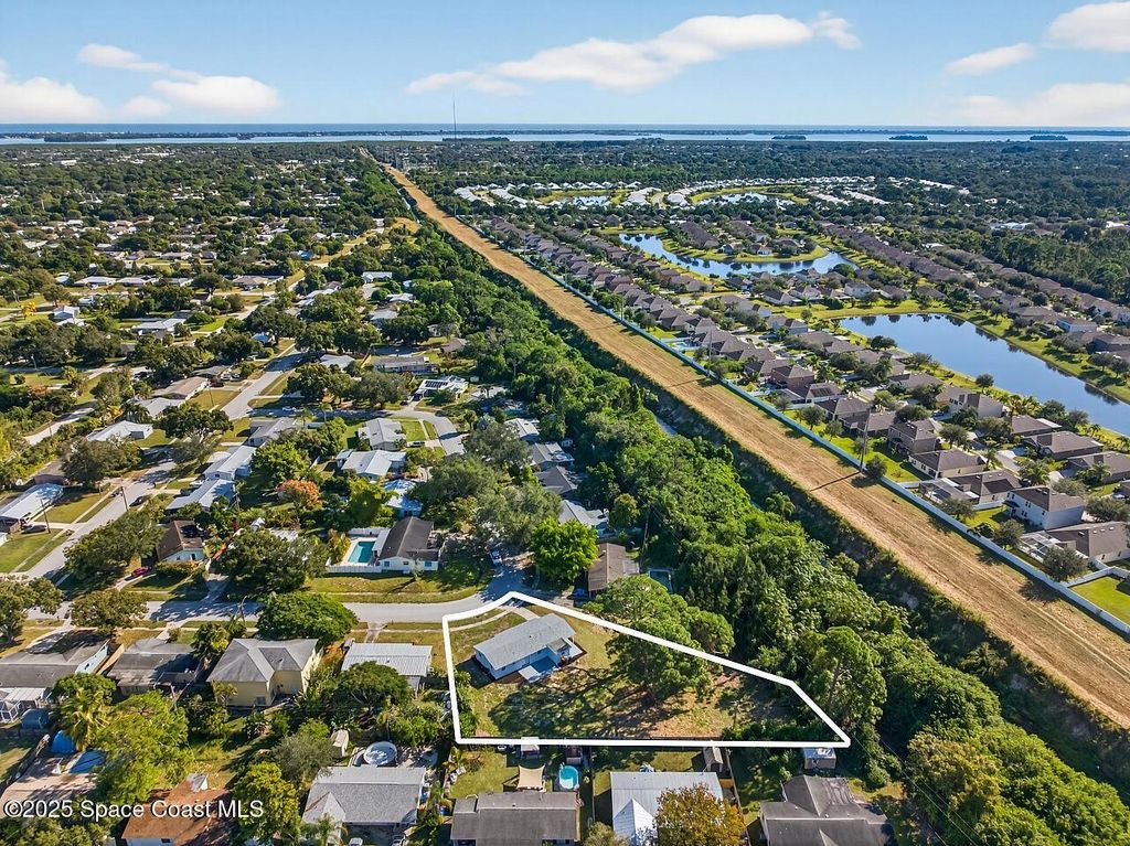 56 1st Court SW, Vero Beach, FL 32962