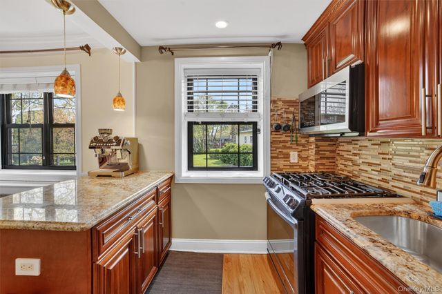 2 Field End Lane 2L, Eastchester, NY 10709