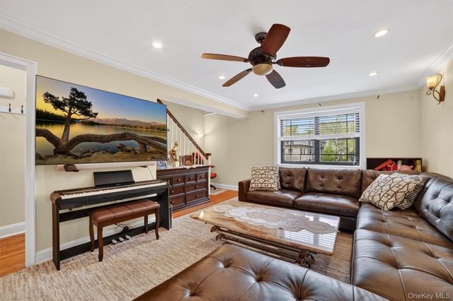 2 Field End Lane 2L, Eastchester, NY 10709