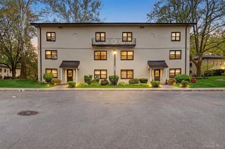 2 Field End Lane 2L, Eastchester, NY 10709