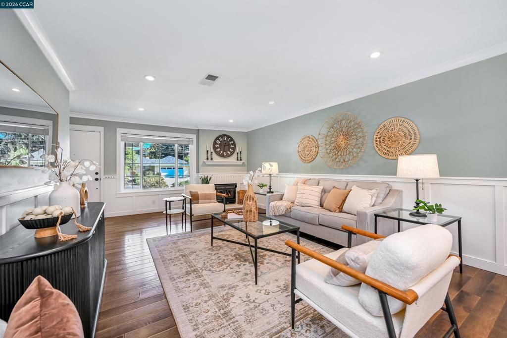 Image 11 of property listing at 21 Fafnir Pl, Pleasant Hill, CA 94523