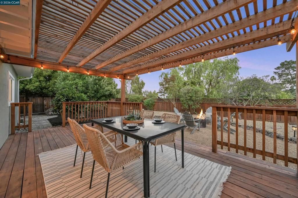 Image 2 of property listing at 21 Fafnir Pl, Pleasant Hill, CA 94523