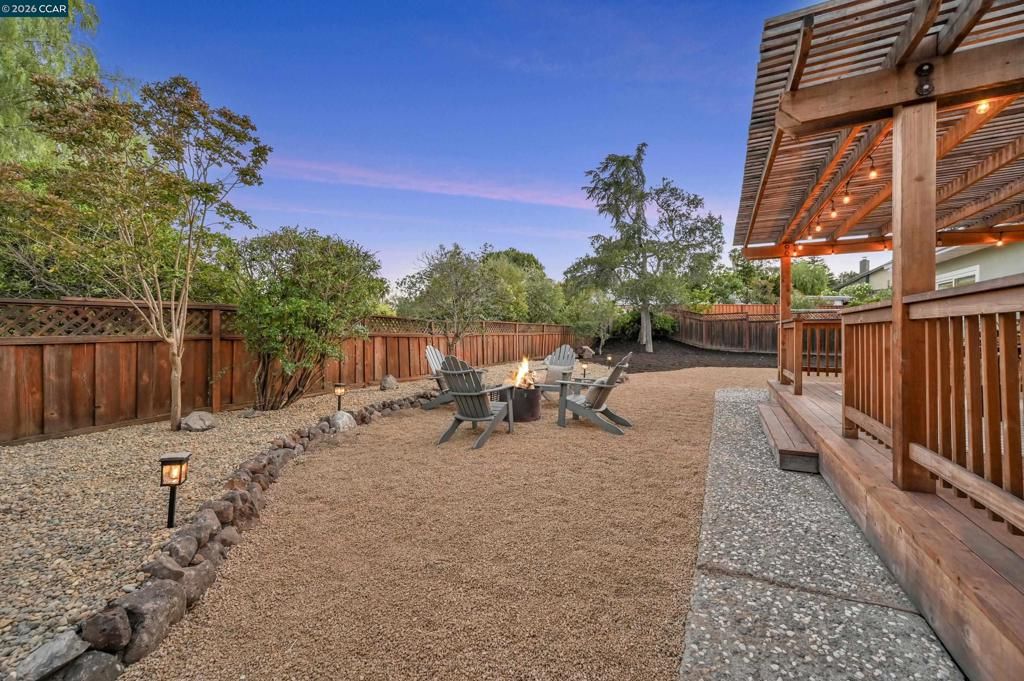 Image 5 of property listing at 21 Fafnir Pl, Pleasant Hill, CA 94523