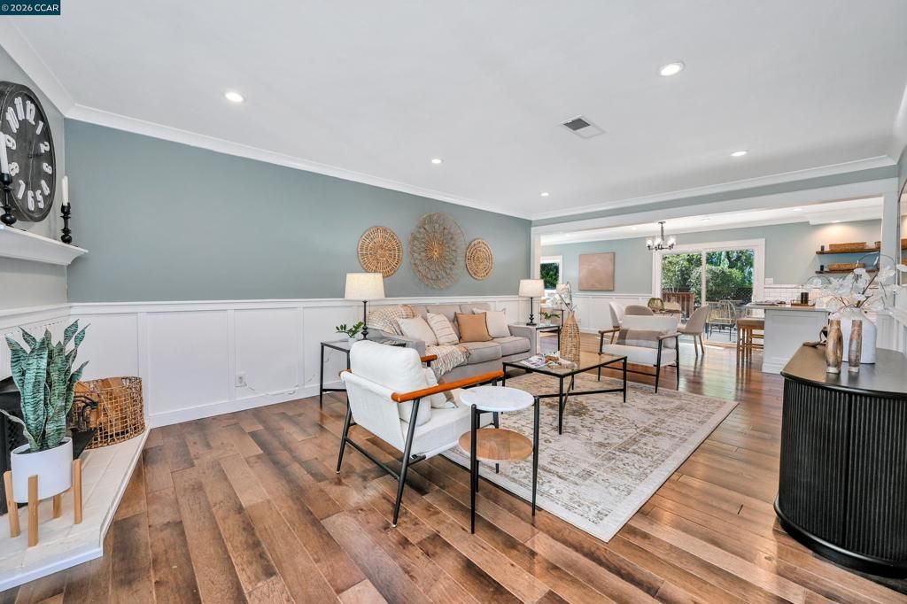 Image 9 of property listing at 21 Fafnir Pl, Pleasant Hill, CA 94523