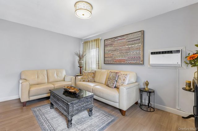 2 Fernwood Terrace N, Garden City, NY 11530