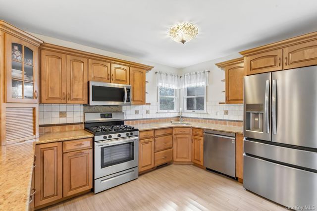 2 Fernwood Terrace N, Garden City, NY 11530