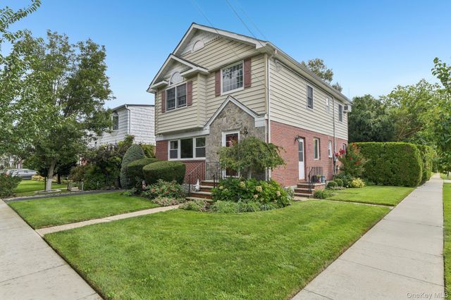 2 Fernwood Terrace N, Garden City, NY 11530