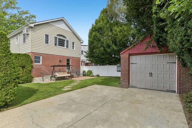 2 Fernwood Terrace N, Garden City, NY 11530