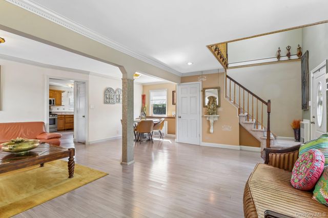 2 Fernwood Terrace N, Garden City, NY 11530