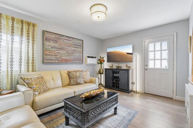 2 Fernwood Terrace N, Garden City, NY 11530