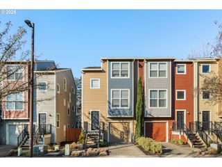 2063 Ne CADBURY Ave, Hillsboro, OR 97006