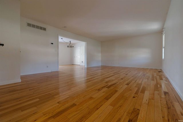 23036 S Oakleaf Drive, Elkhart, IN 46514
