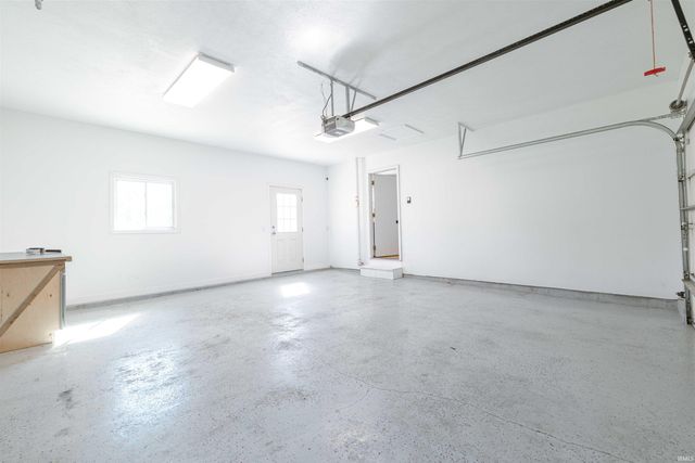 23036 S Oakleaf Drive, Elkhart, IN 46514