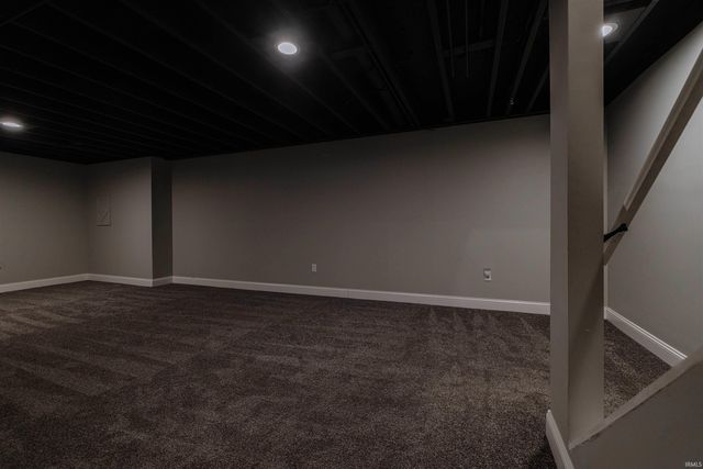 23036 S Oakleaf Drive, Elkhart, IN 46514