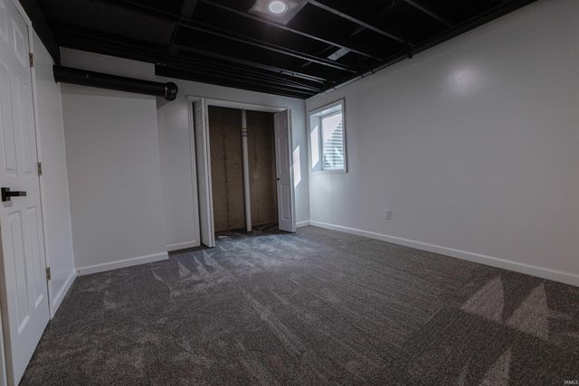 23036 S Oakleaf Drive, Elkhart, IN 46514