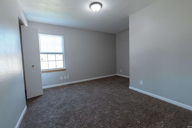 23036 S Oakleaf Drive, Elkhart, IN 46514