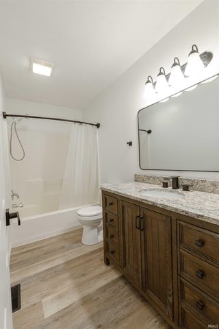 23036 S Oakleaf Drive, Elkhart, IN 46514