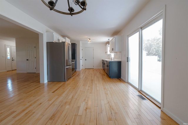 23036 S Oakleaf Drive, Elkhart, IN 46514